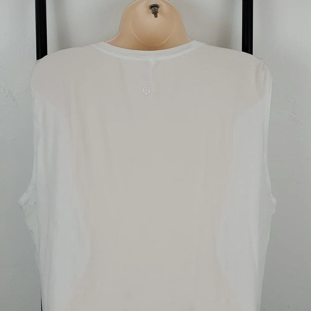 Lululemon Athletica white top women size 12